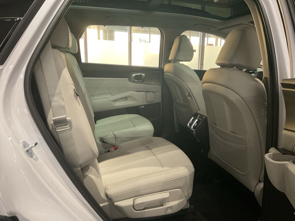 New 2026 White Kia X-Line SX image 17