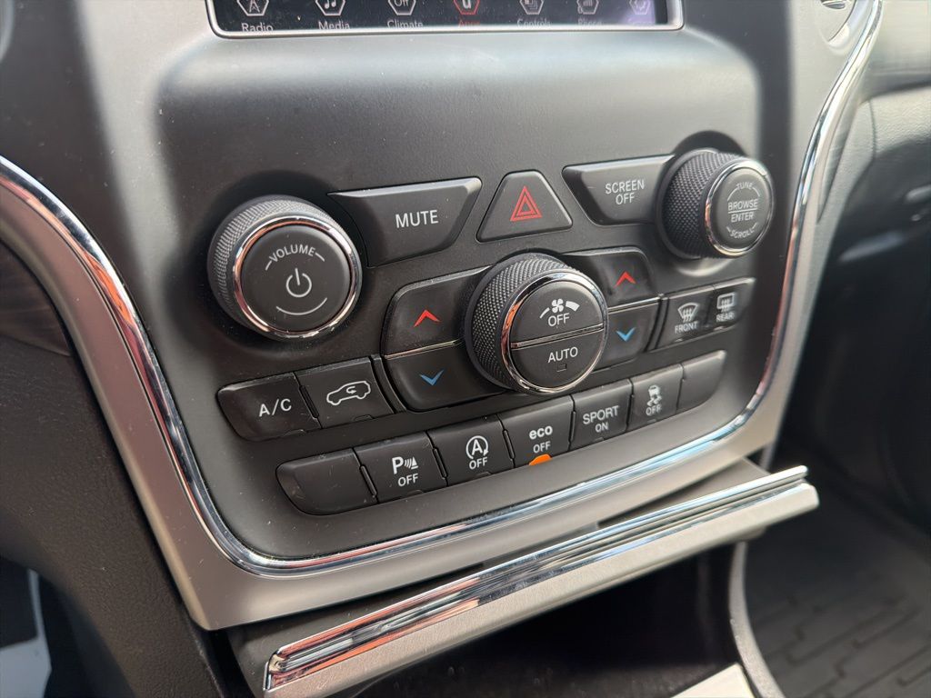 Thumbnail: 2021 Jeep Grand Cherokee - 31