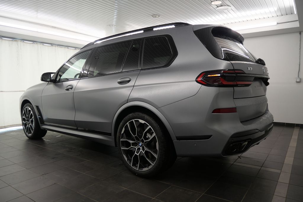 2025 BMW X7 M60i 4