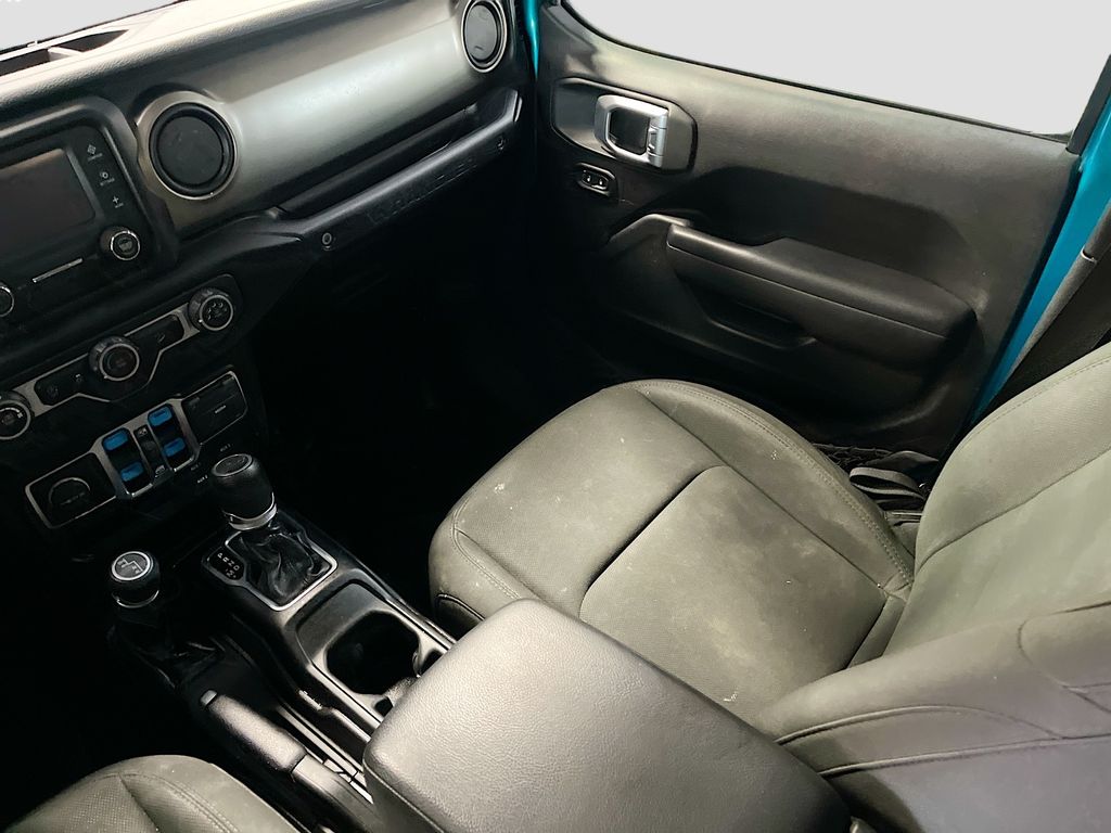 Used 2020 Bikini Pearlcoat Jeep Unlimited Sport S image 21