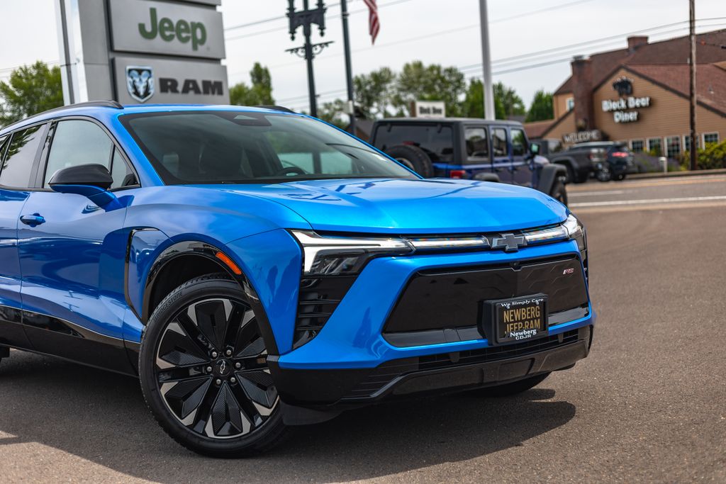 2024 Chevrolet Blazer EV RS thumbnail 3