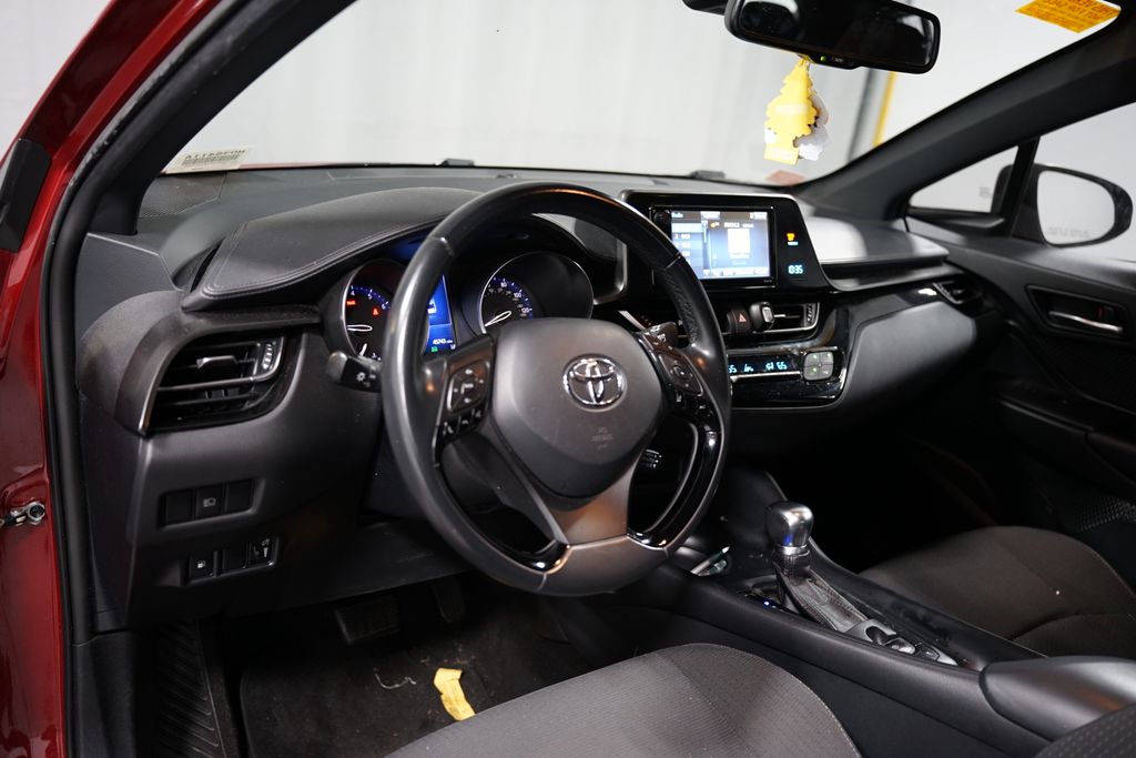 Thumbnail: 2018 Toyota C-HR - 7