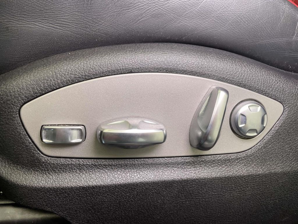 2023 Porsche Macan Base  at Audi Porsche Sewickley