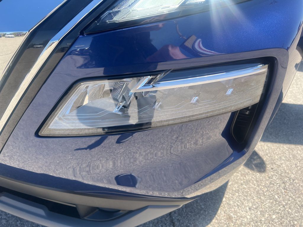 2021 Nissan Rogue SV photo