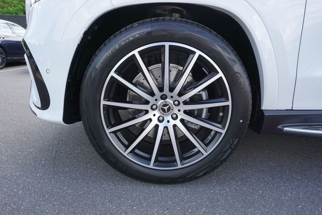 2025 Mercedes-Benz GLS 450 4MATIC 9