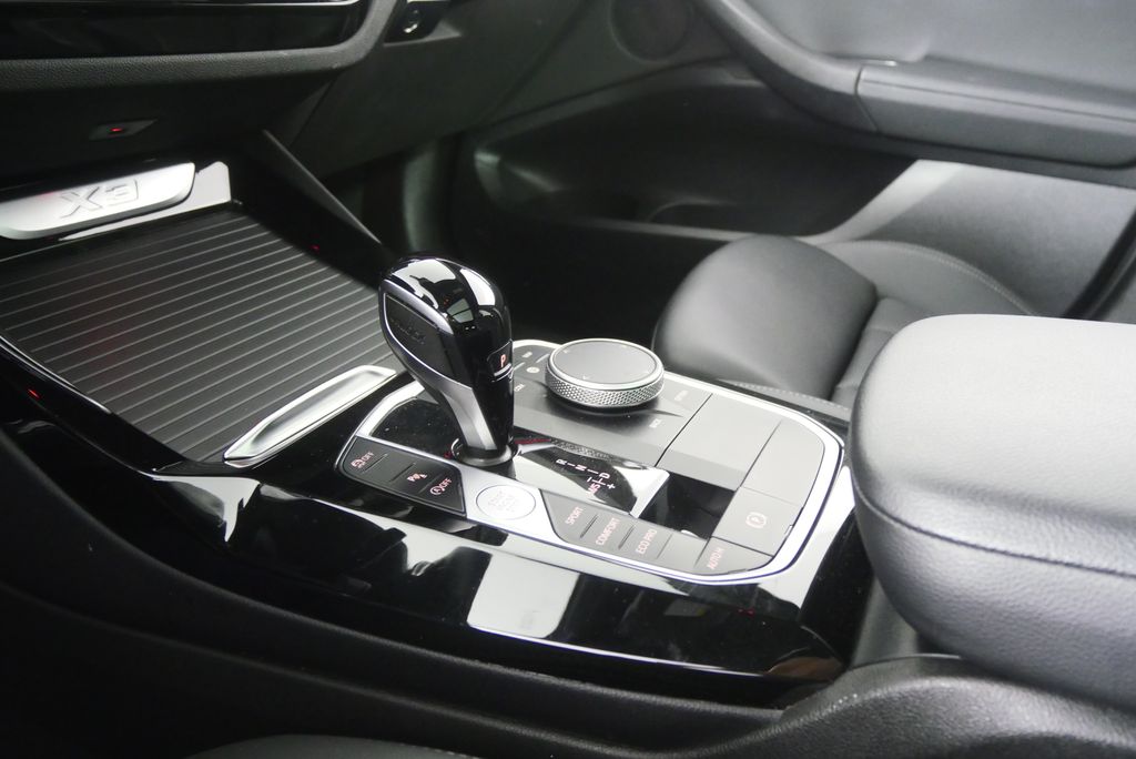 Thumbnail: 2024 BMW X3 - 21