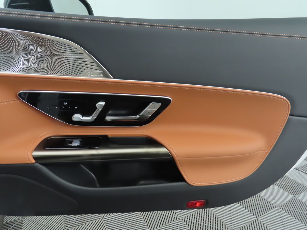 Thumbnail: 2025 Mercedes-Benz AMG GT - 27