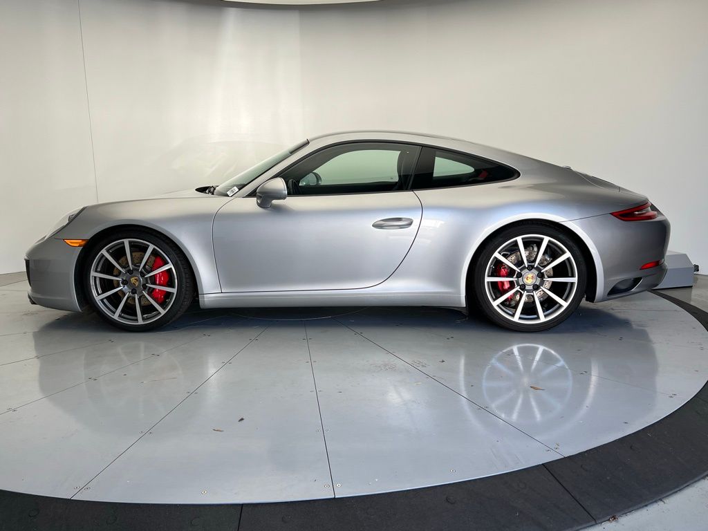 Thumbnail: 2017 Porsche 911 - 2
