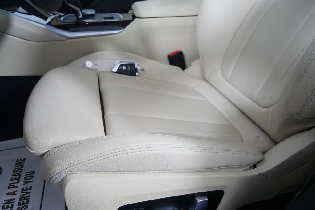 Thumbnail: 2020 BMW 3 Series - 9