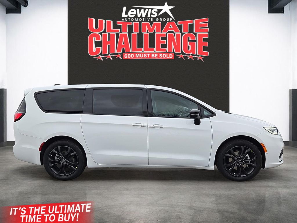 New 2026 Chrysler Pacifica For Sale in Farmington, AR