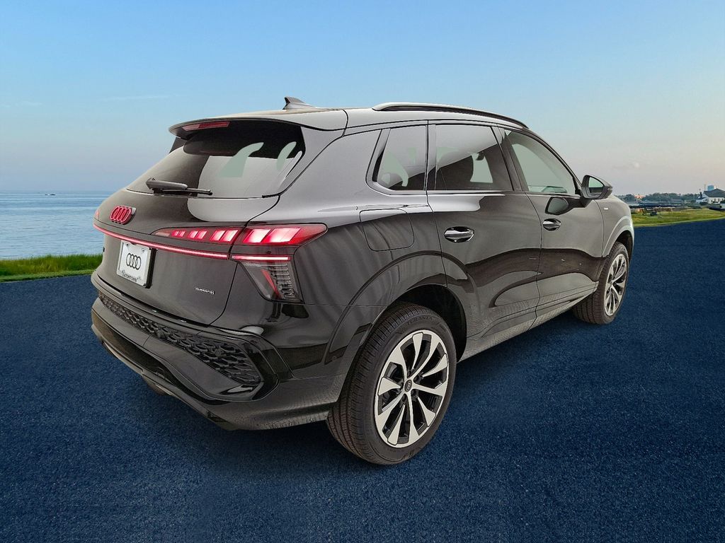 Thumbnail: 2026 Audi Q3 - 3