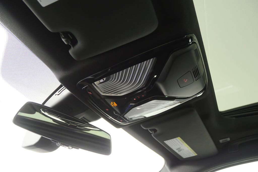 Thumbnail: 2025 BMW 3 Series - 21