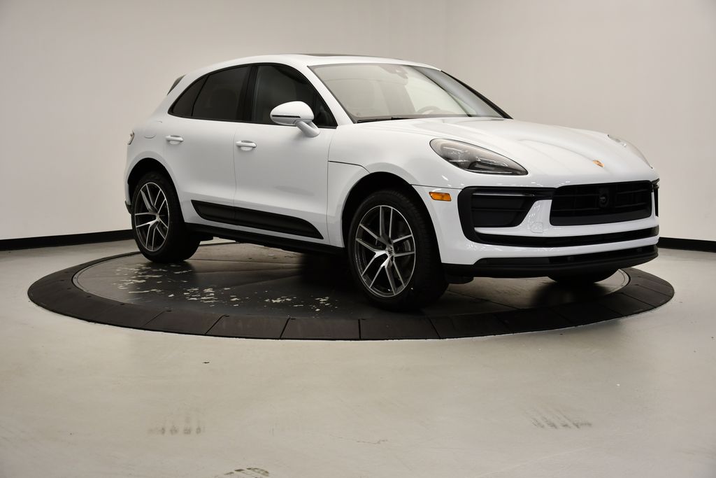Thumbnail: 2025 Porsche Macan - 7