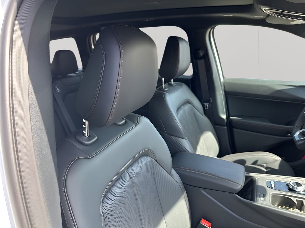 New 2026 White/off-white Jeep Overland image 15