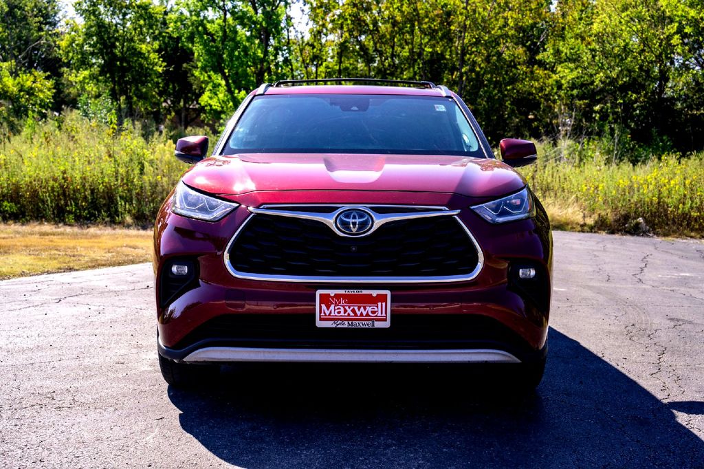 Used Car 2021 Toyota Highlander Hybrid  Platinum For Sale Under $35,000 In Taylor, Texas