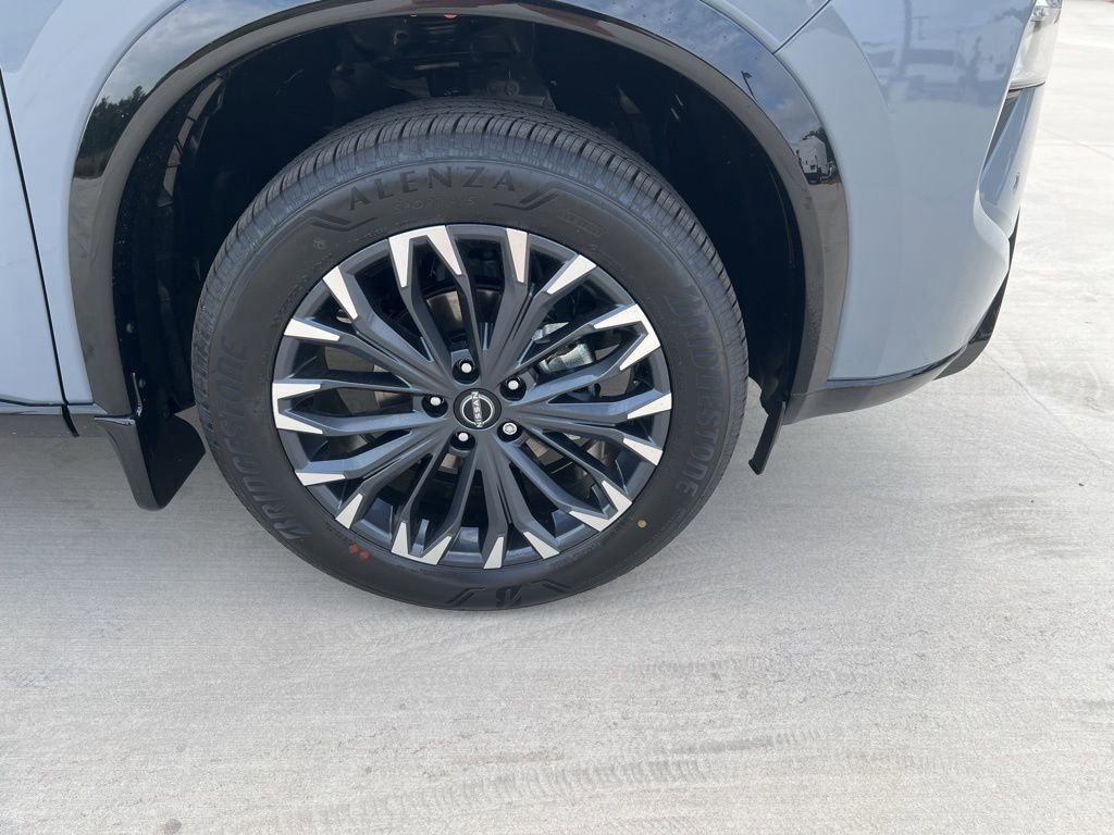 2025 Boulder Gray Pearl Nissan Rogue Platinum FWD SUV