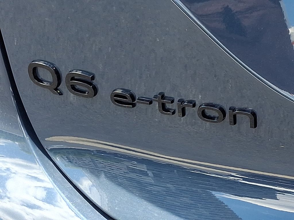 Thumbnail: 2027 Audi Q6 e-tron - 22