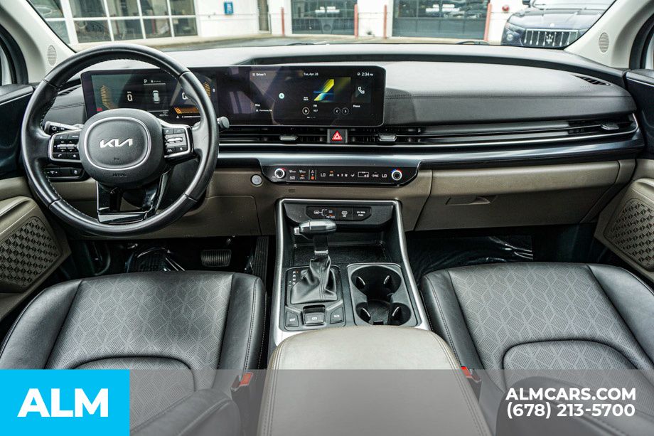 Used 2025 White Kia LXS image 28