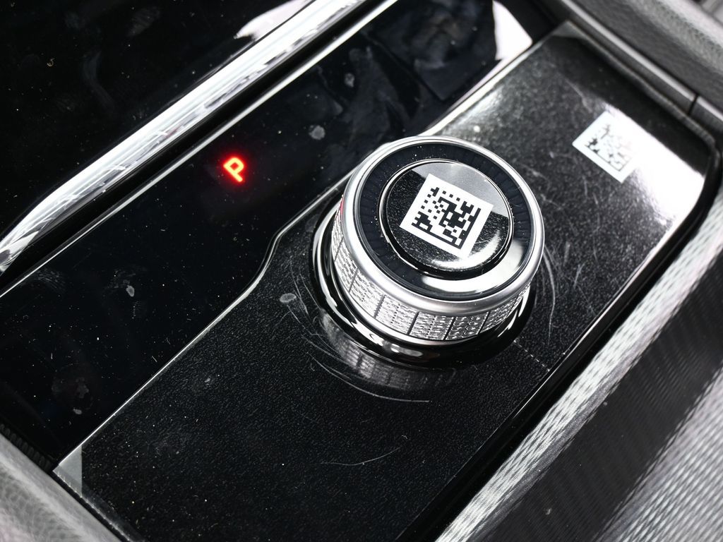 New 2026 Diamond Black Crystal Pearlcoat Jeep Limited image 24