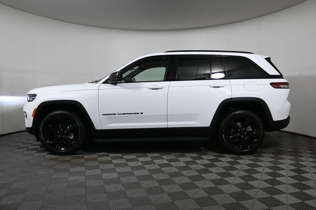 Thumbnail: 2025 Jeep Grand Cherokee - 2