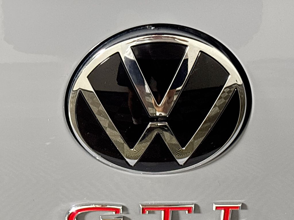 2023 Volkswagen Golf GTI Autobahn