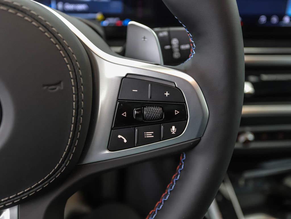 Thumbnail: 2026 BMW X7 - 13