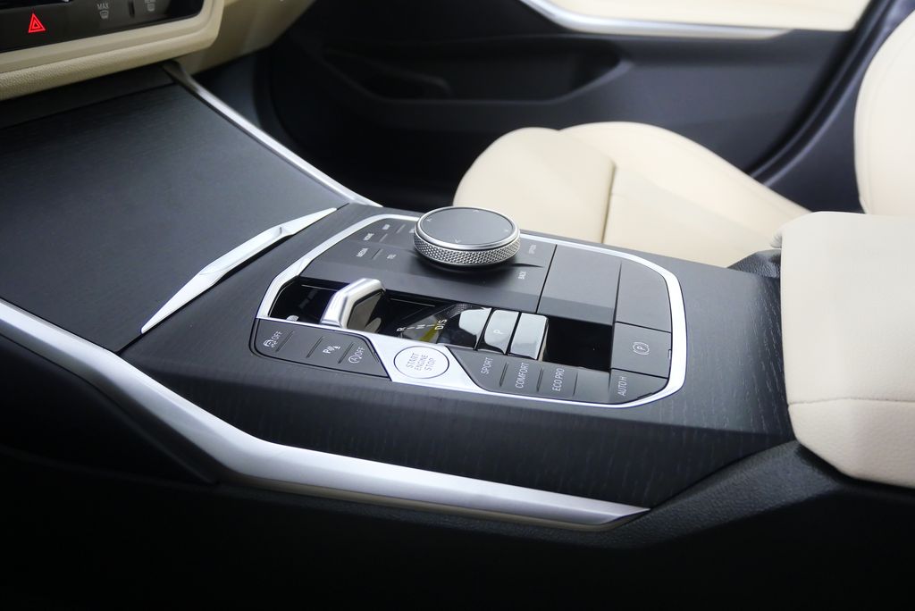 Thumbnail: 2026 BMW 3 Series - 24