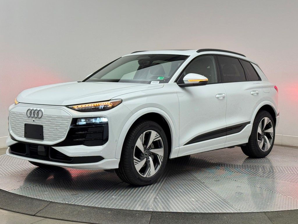 2025 Audi e-tron Premium 4