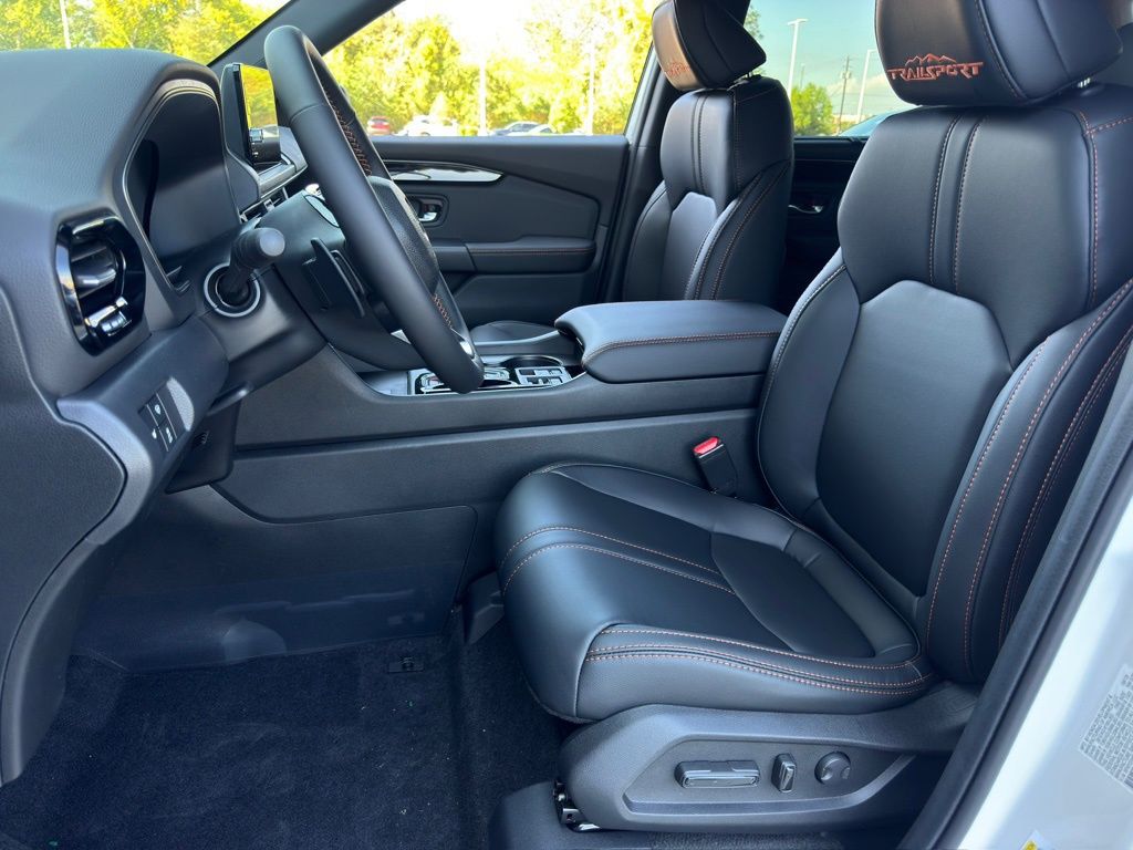 2025 Honda Pilot TrailSport White at Community Honda