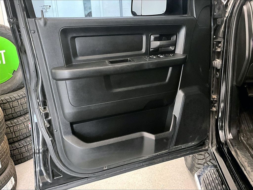 2022 Ram 2500 — photo 9