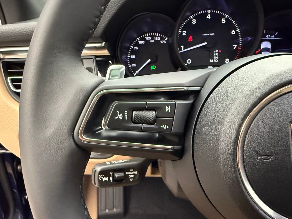 Thumbnail: 2026 Porsche Macan - 13