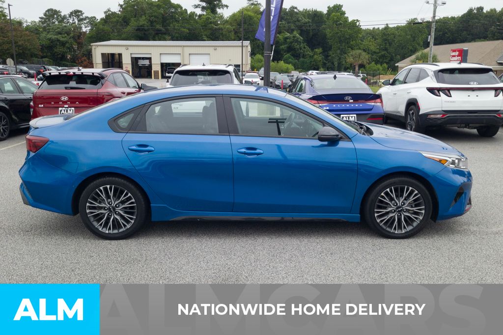 2023 Kia Forte GT-Line photo 4
