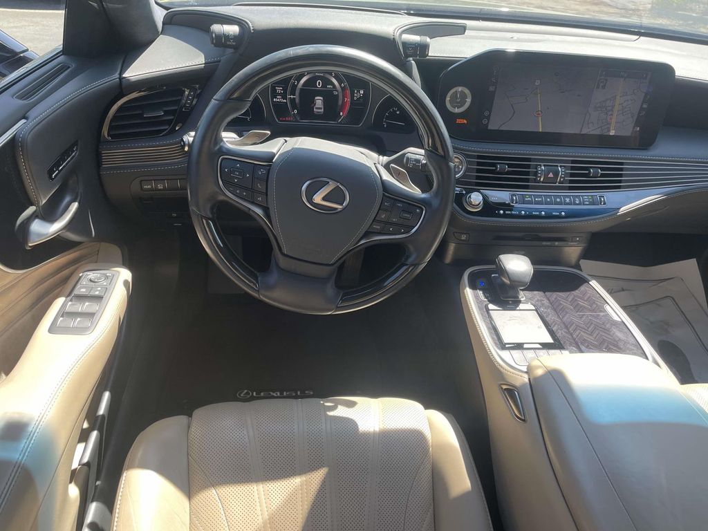 Used 2021  Lexus 500 upgraded interior pkg image 9