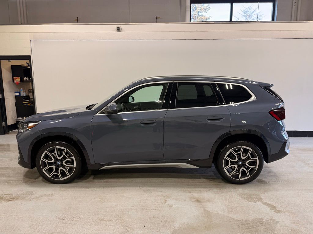 Thumbnail: 2025 BMW X1 - 2