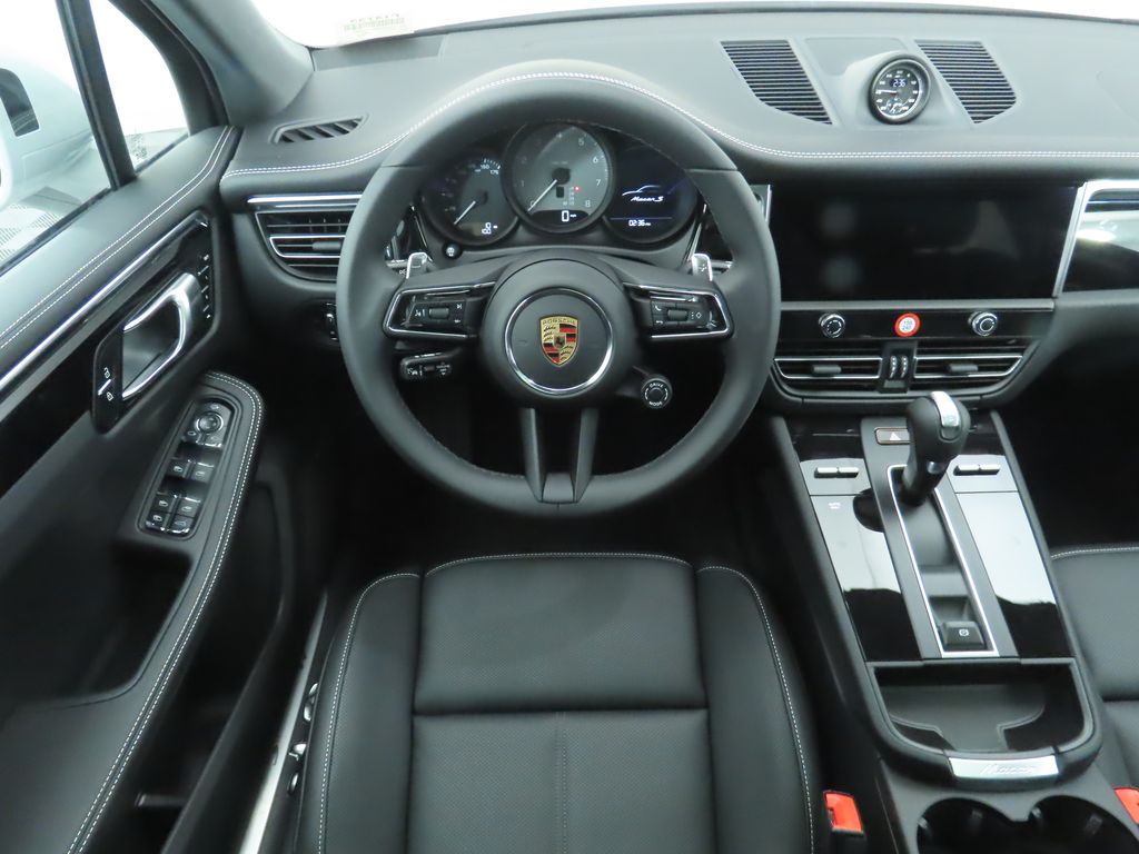 Thumbnail: 2025 Porsche Macan - 13