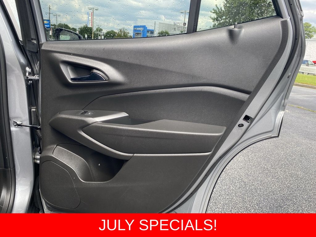 Used 2024 Chevrolet Trax SUV