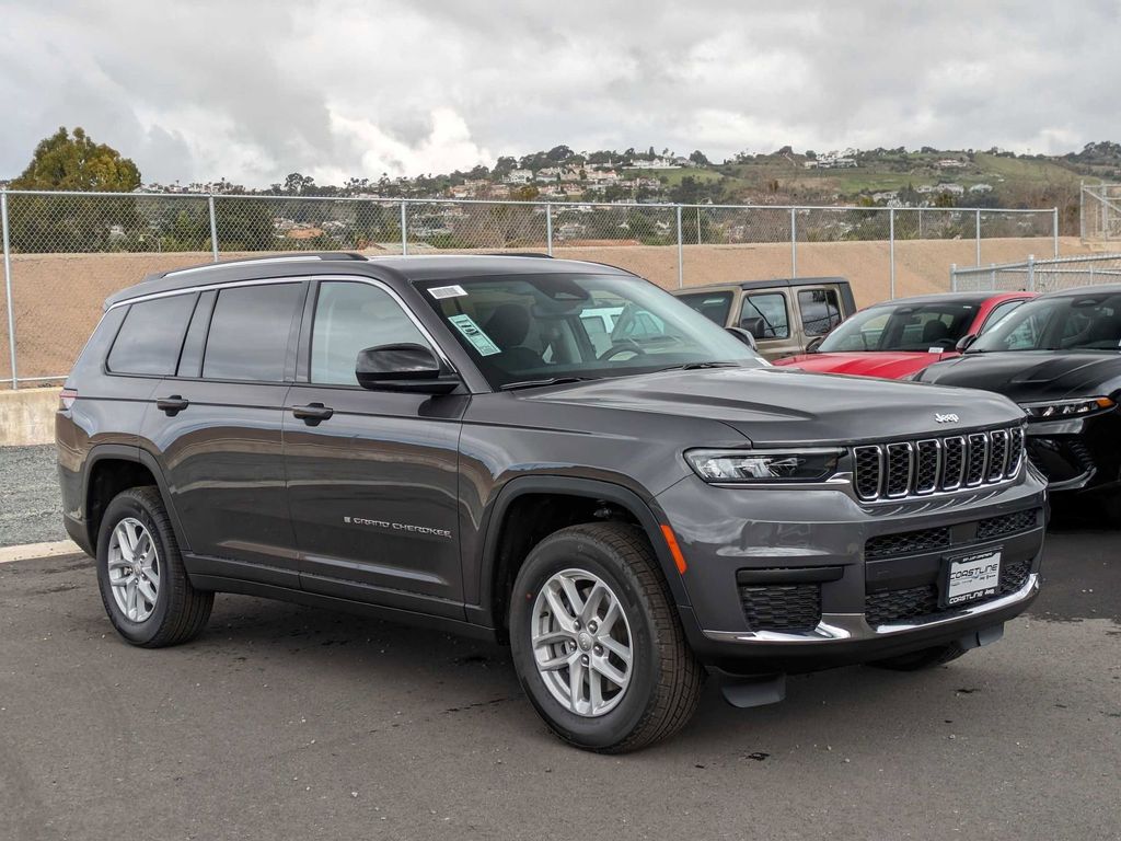 2024 Jeep Grand Cherokee L Laredo 3