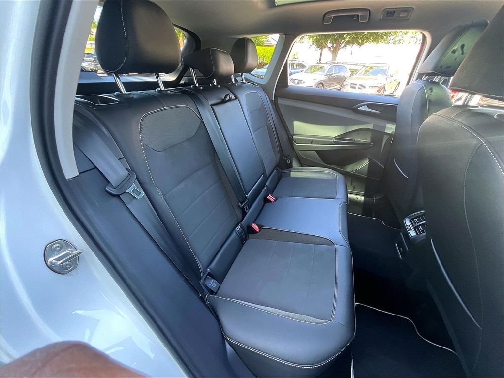 2023 Volkswagen Taos — photo 16