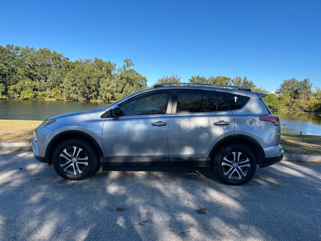 Thumbnail: 2018 Toyota RAV4 - 2