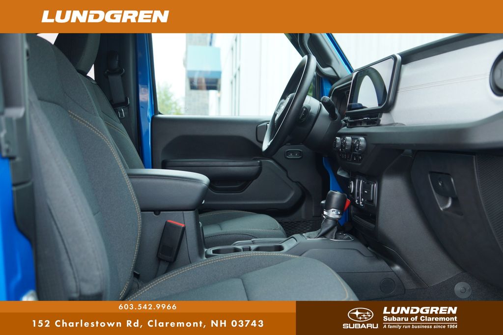 Used 2025 Jeep Wrangler SUV