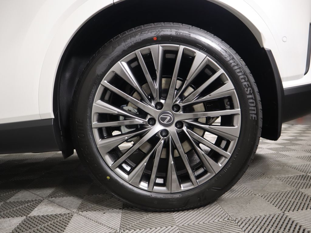 Thumbnail: 2026 Lexus RX - 31