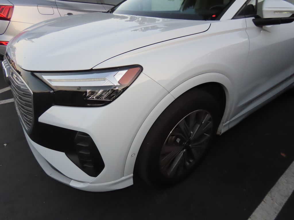Thumbnail: 2023 Audi Q4 e-tron - 2