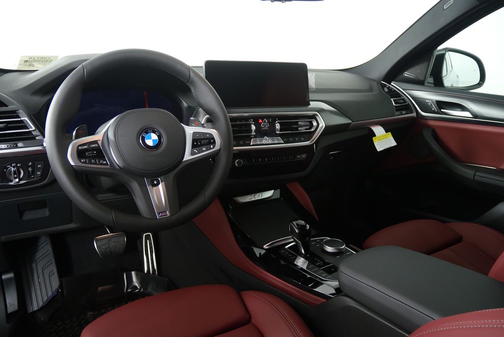 Thumbnail: 2025 BMW X4 - 18