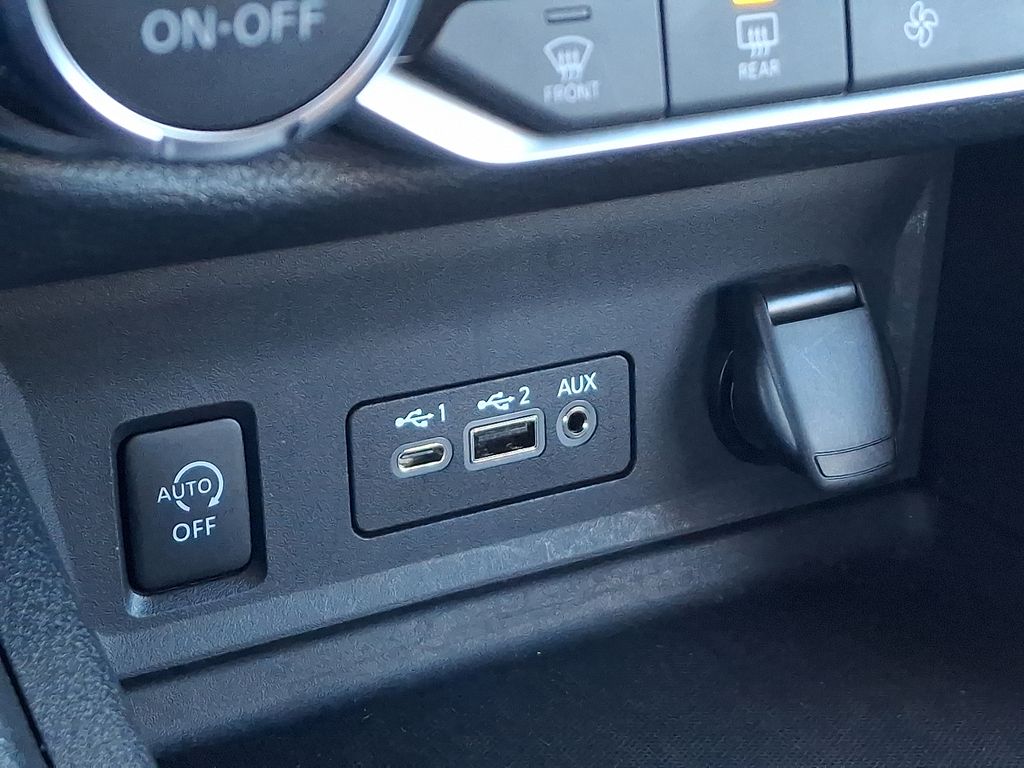 Thumbnail: 2025 Nissan Sentra - 25