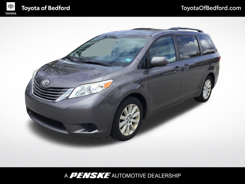 2015 Toyota Sienna LE -
                  Bedford, OH