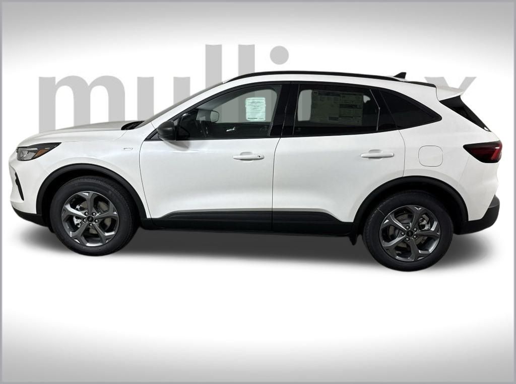 2025 Ford Escape ST-Line photo 2
