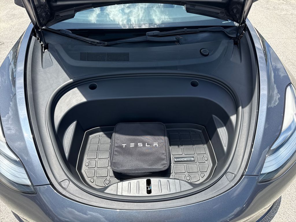 Used 2022  Tesla Long Range image 27