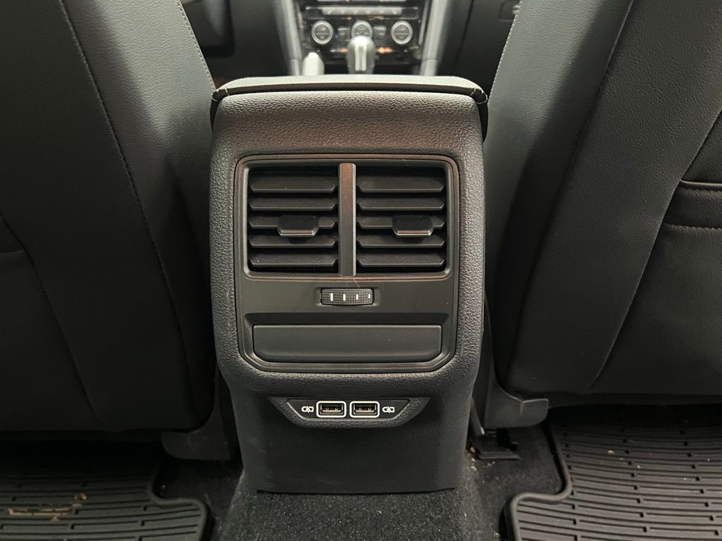 Thumbnail: 2021 Volkswagen Passat - 9