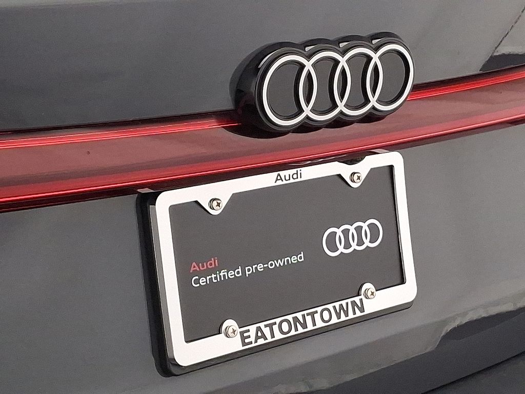 Thumbnail: 2025 Audi e-tron S - 30