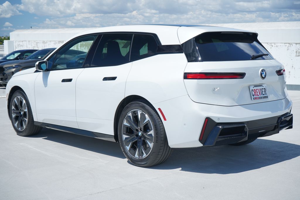 Thumbnail: 2026 BMW iX - 7